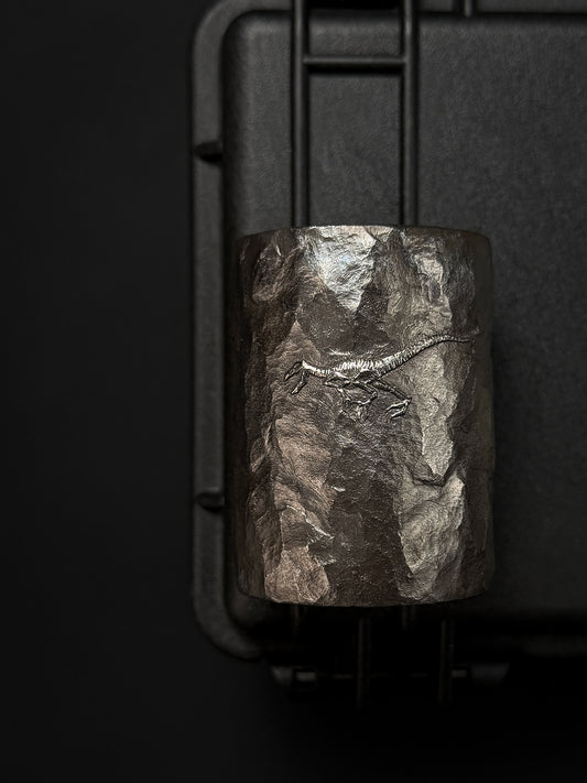Sunizumi Original One-Off Hand-Carved Titanium Cup – Stone-Texture Raptor