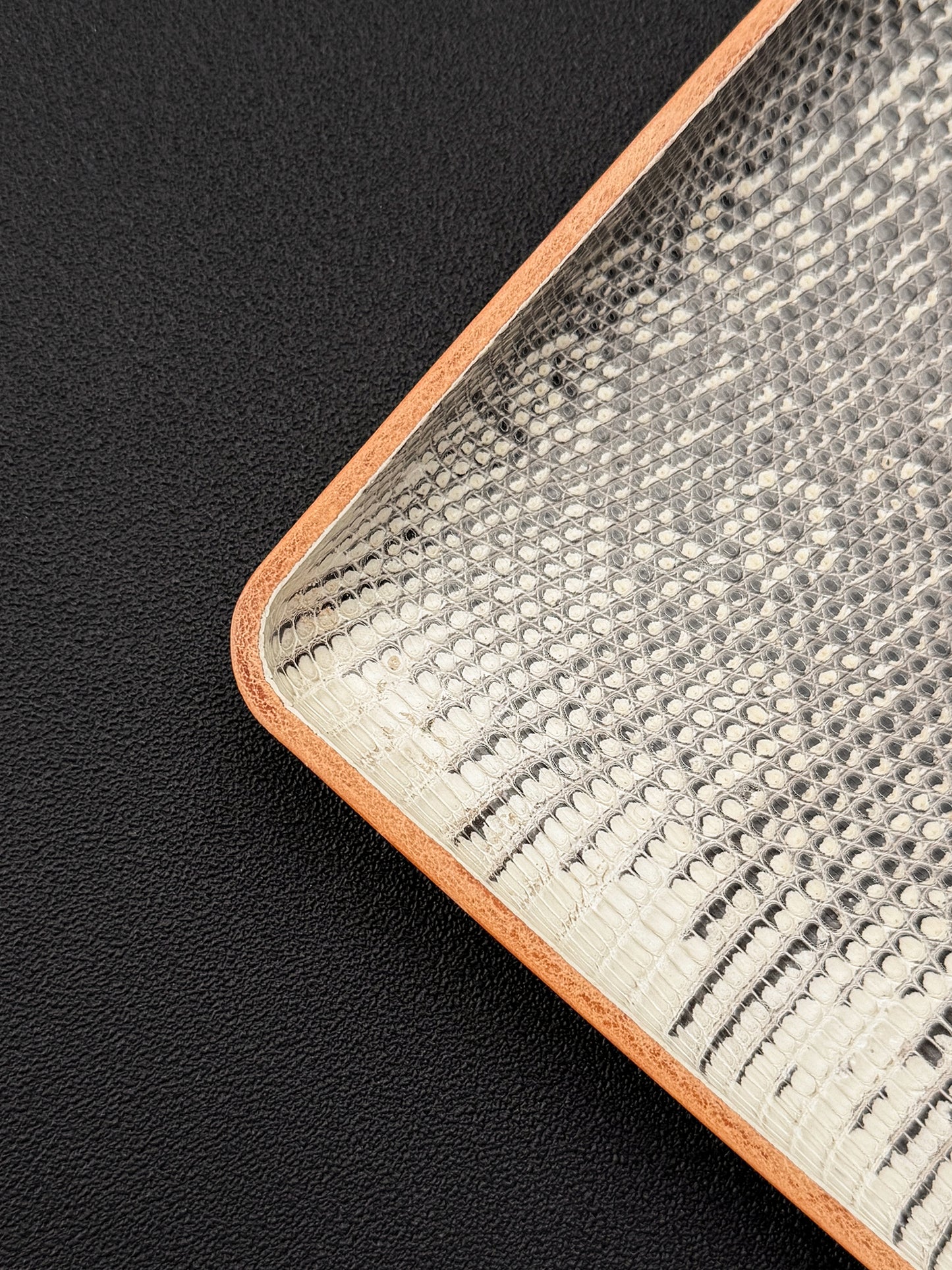 Etsurin Designed Rare Leather EDC Handmade Tray – Moon Ash Lizard Leather