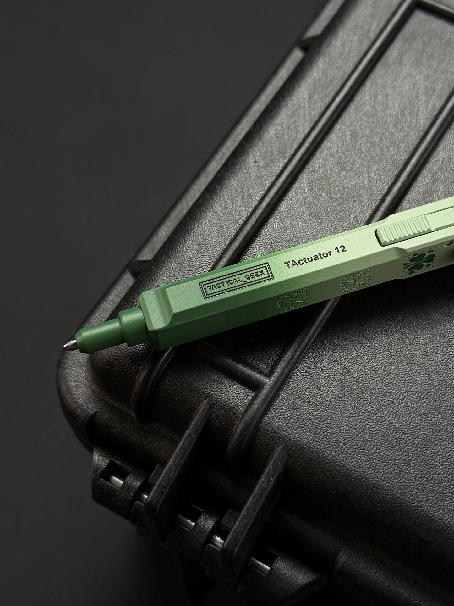 TacticalGeek Lucky Clover Actuator 12 Titanium Tactical Pen