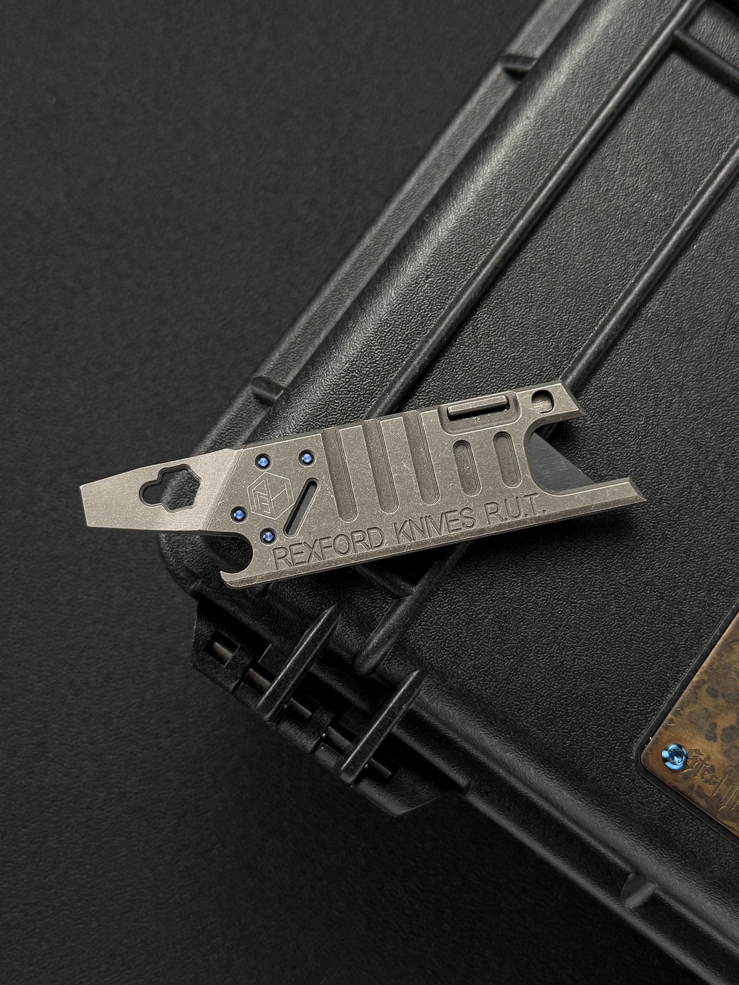Rare Rexford Knives RUT EDC Utility Knife
Titanium Frame with Zirconium Damascus Inlay