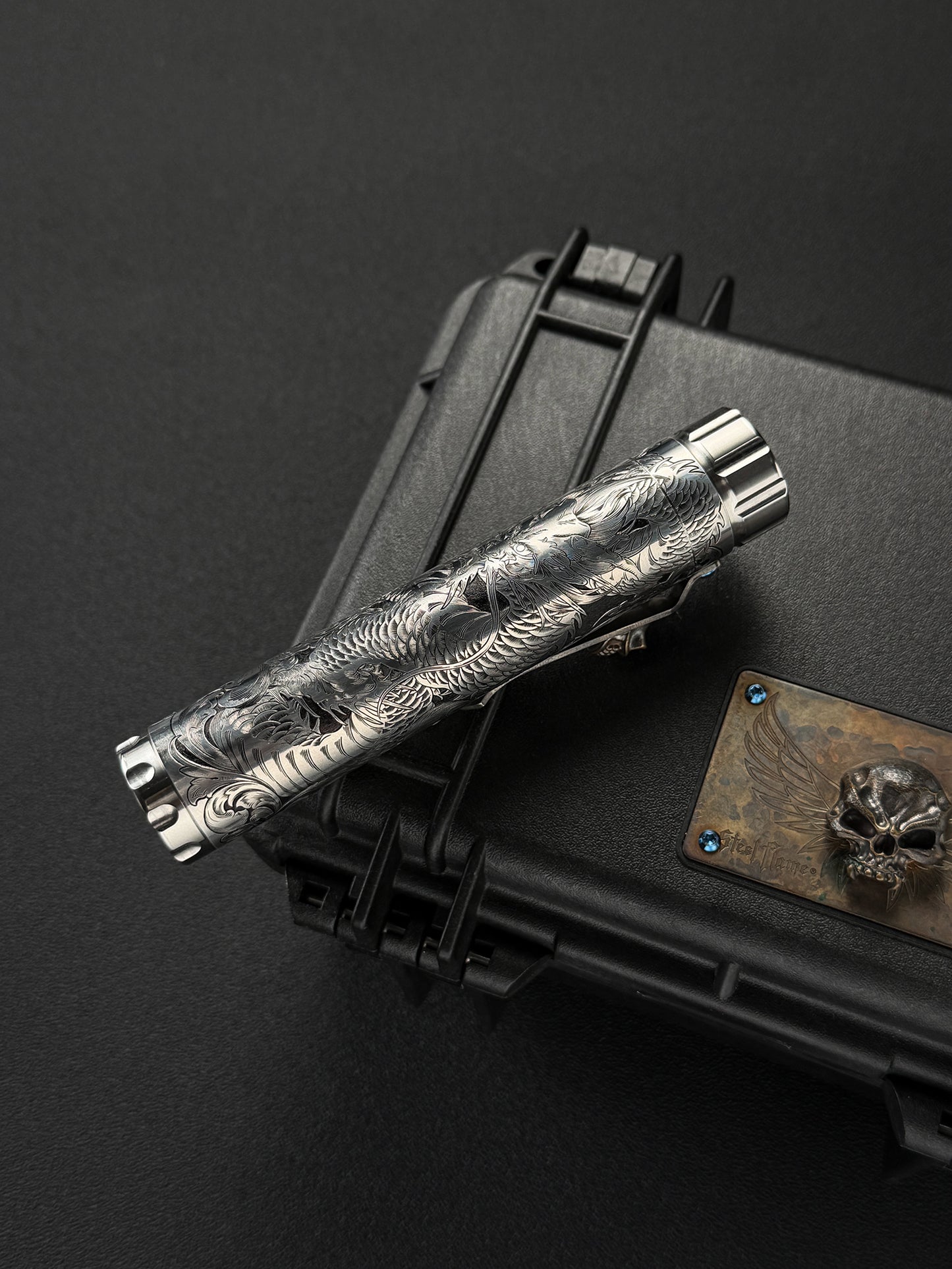 One-Off 黄海龍 手彫り Steel Flame フラスク／シガーチューブ Steel Flame × Starlingear ブロンズSlicksterクリップ付き
