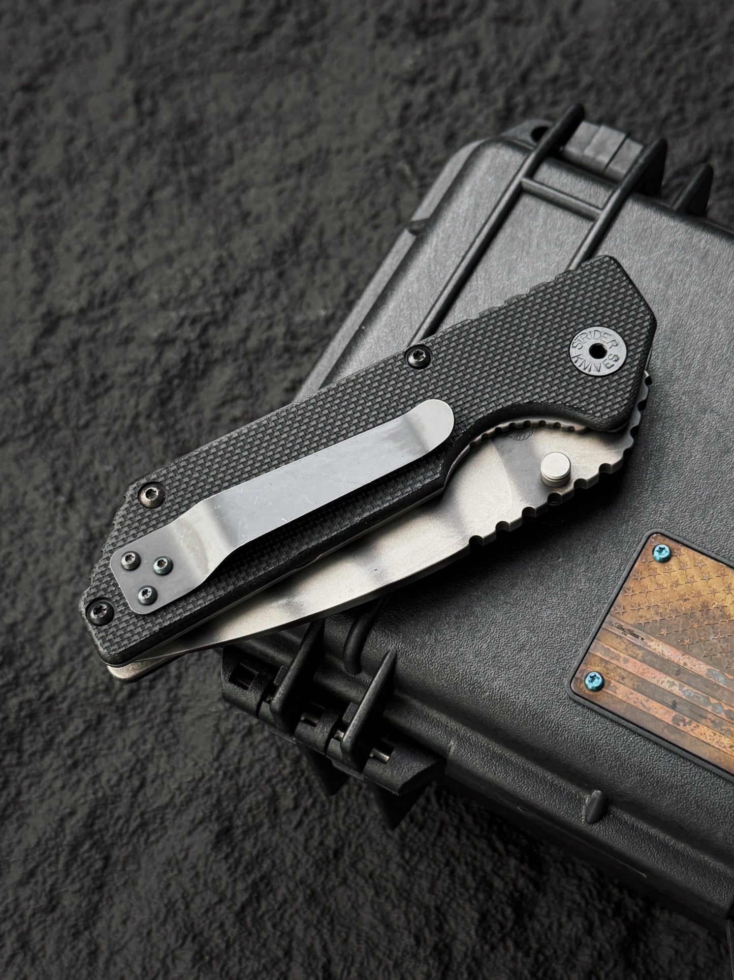 希少 オールドスクール Strider Knives AR Paul Bos フレイムマーク入り｜CPM S30V・ブラックG10