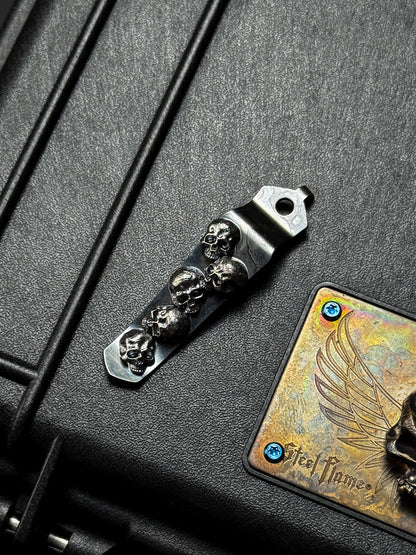 Steel Flame × Starlingear × Strider | Triple Collaboration 5-Skull Clip – Stainless Steel with 925 Silver Warrior Skulls