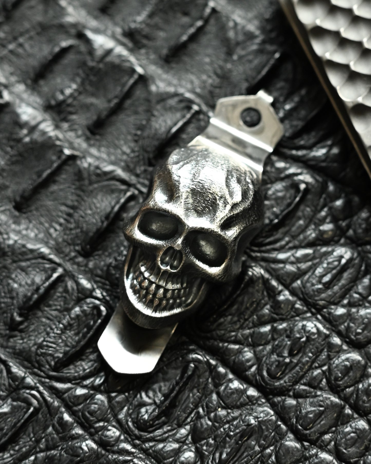 Steel Flame × Starlingear × Strider Triple Collaboration Pocket Clip – Stainless Steel XL / 925 Silver Dark Skull Inlay