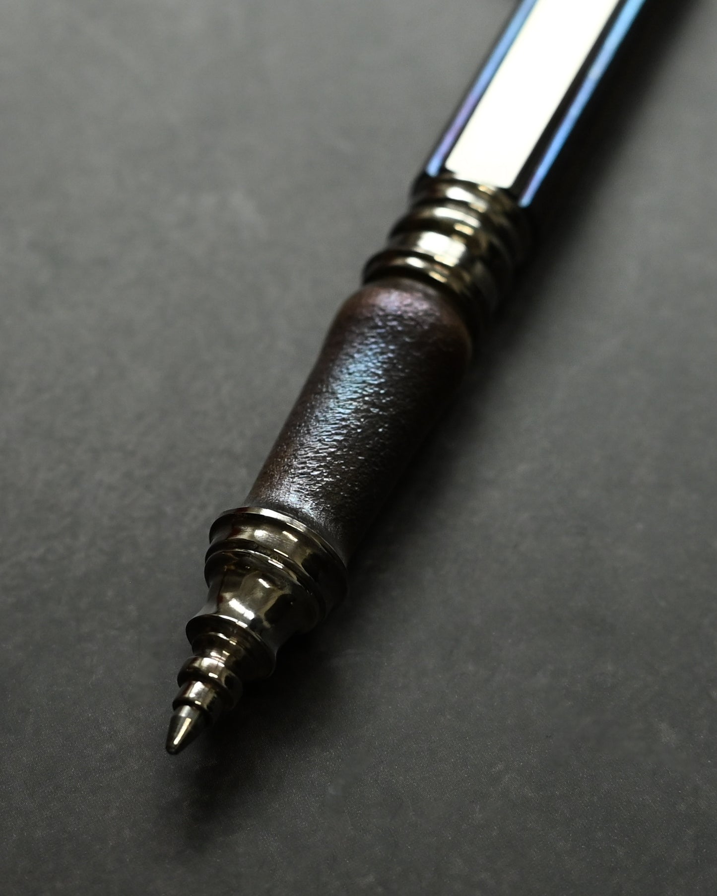 Hidetoshi Nakayama Skull Bolt-Action Pen – Simulated Rifle Bolt Mechanism