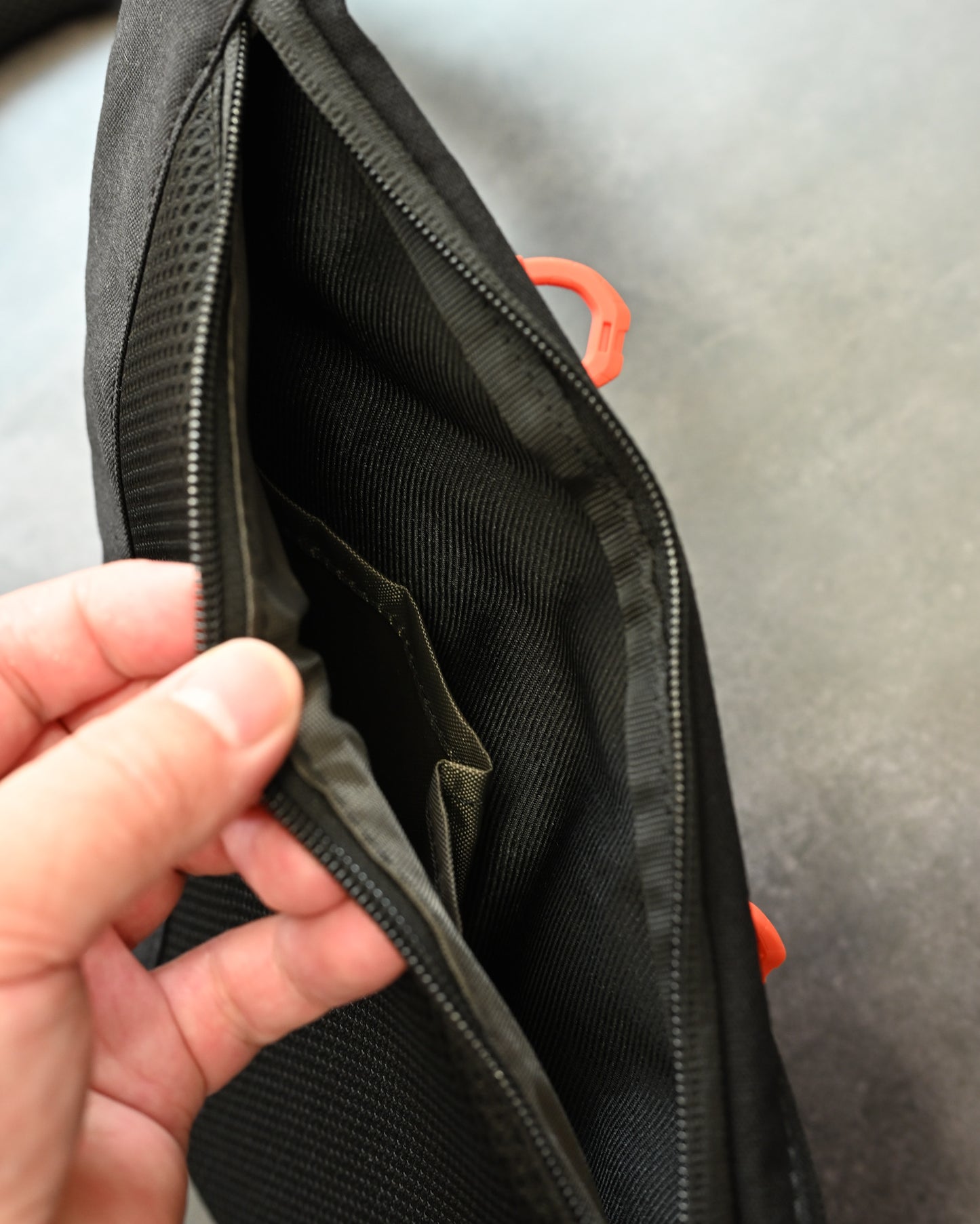 TacticalGeek Cache L1 Concealed Carry Shoulder Bag