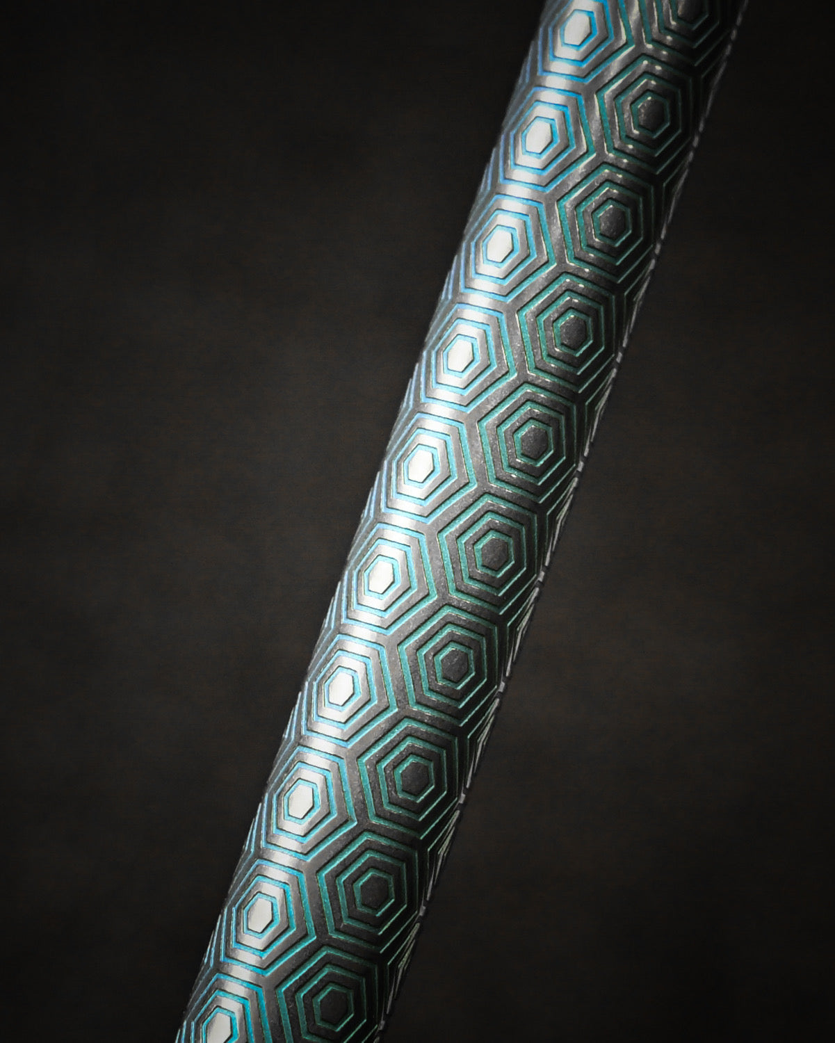 TACRAY Titanium Bolt Action Pen   Honeycomb Pattern