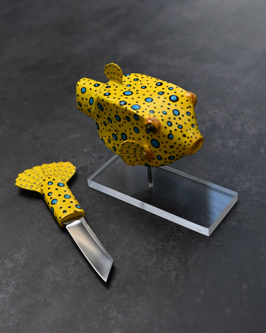 Rare Ginza Exhibition Edition Kurosawa Tsuguo Handmade Mirror-Polished Stainless Steel Mini Knife "Minami Hakofugu" – Hand-Carved & Hand-Painted Wooden Boxfish Sheath