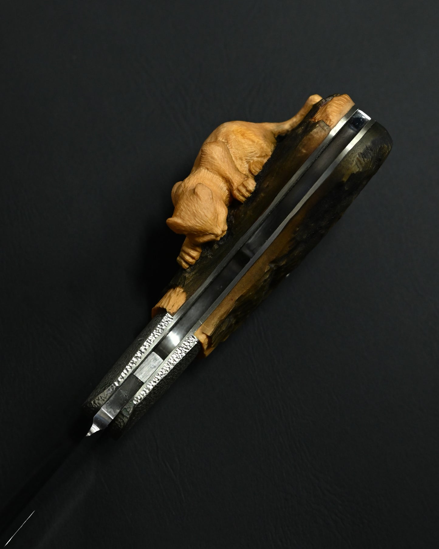 Hidetoshi Nakayama “Cat Knife” — Hand-Carved Folding Art Knife with Climbing Cat Handle