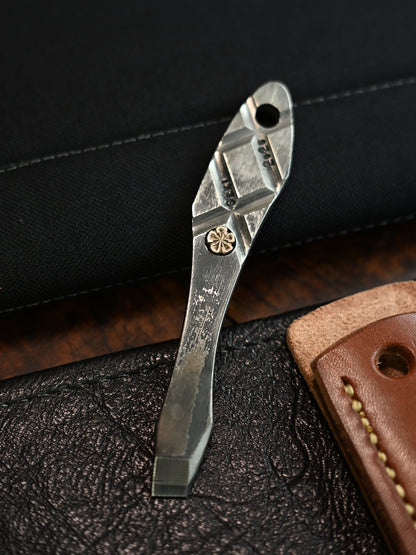 wtopia 2026 SEKI Custom One-Off Gray Swan ATS-34 Laminated Steel EDC Pry Bar