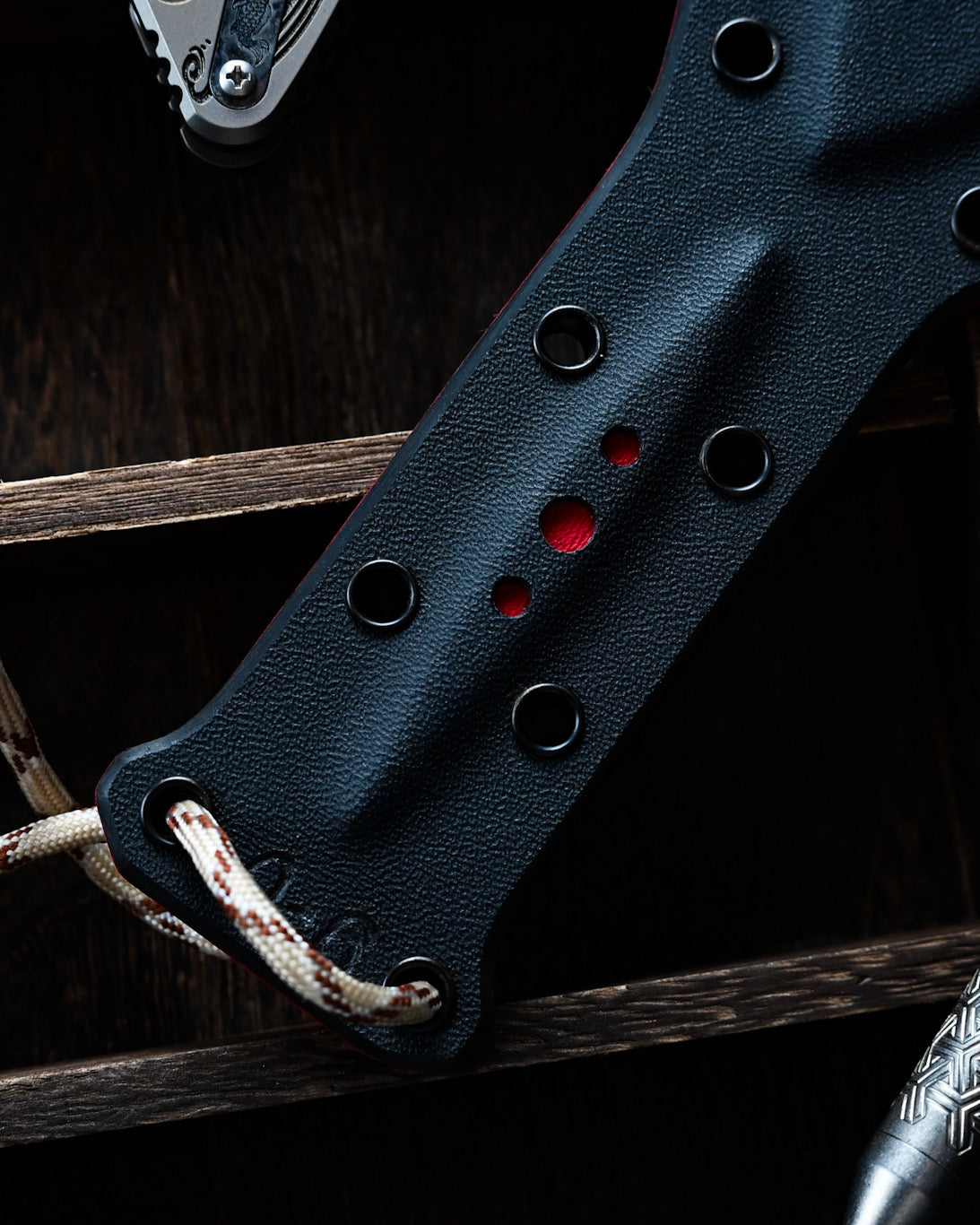 Handcrafted QIWAN KYDEX Paddle – EDC Self-Defense Tool with Demon Eye Carving, Limited Edition