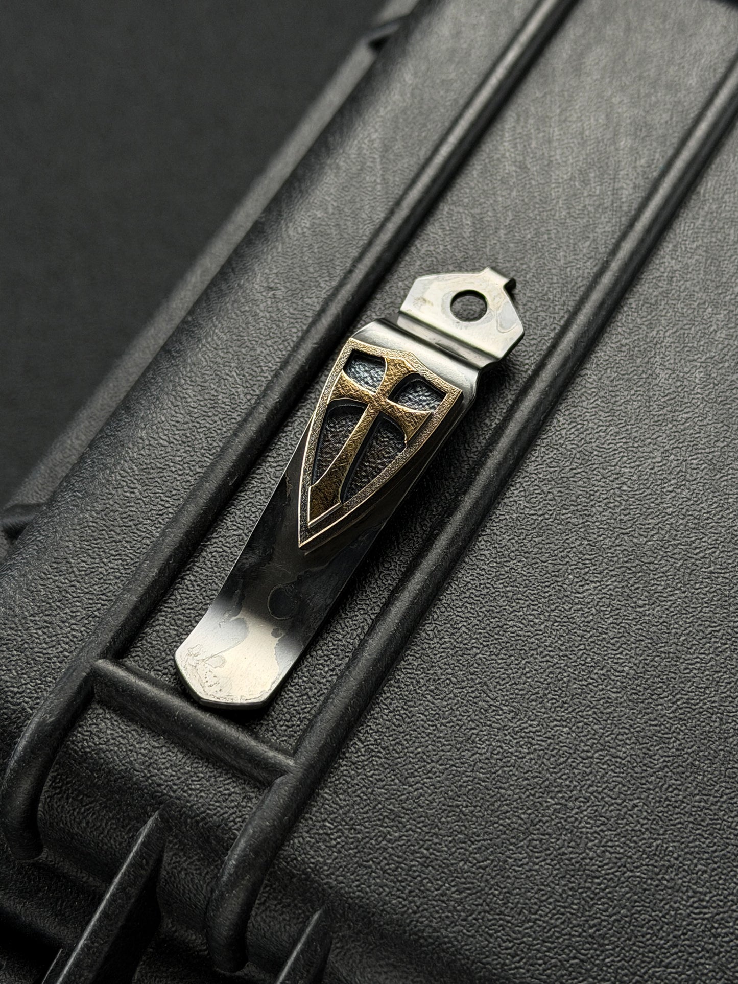 Steel Flame × Starlingear × Strider Knives Collaboration Crusader Orange-Peel Bronze Shield Pocket Clip