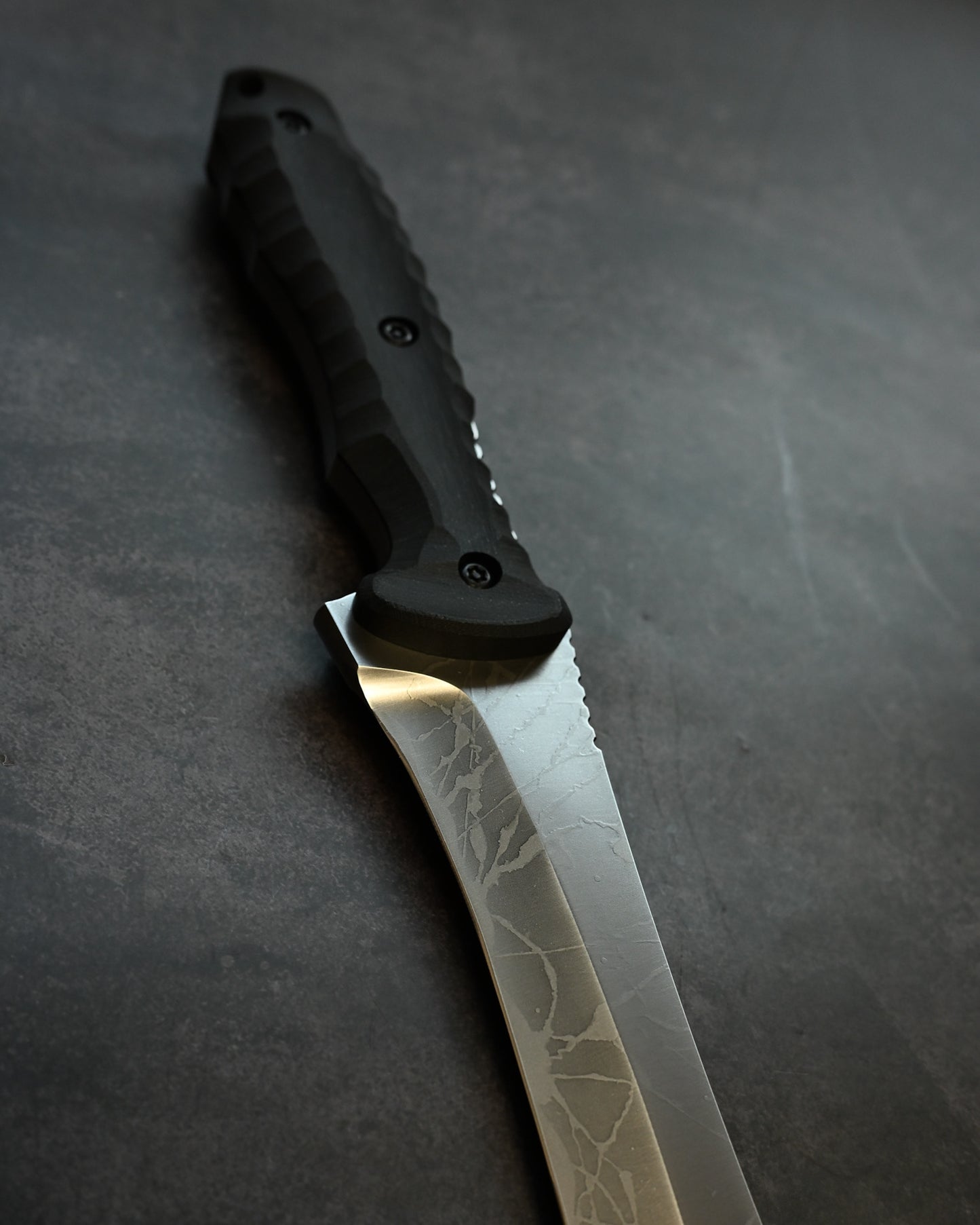 松田菊男 Kiku Knives “Silver Dragon（シルバードラゴン）”｜OU-31 工具鋼 × ブラックG10ハンドル｜超大型タクティカル直刀｜日本製ハンドメイド