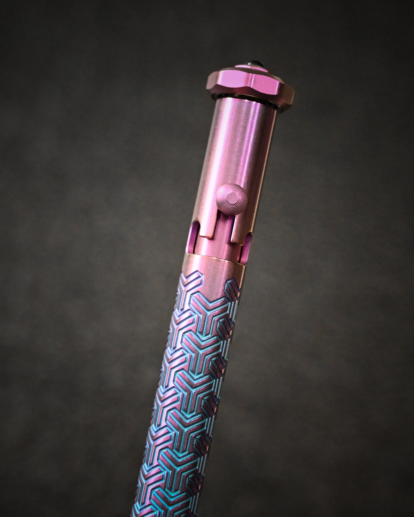 TACRAY Titanium Bolt Action Pen sunizumi Interlock pattern