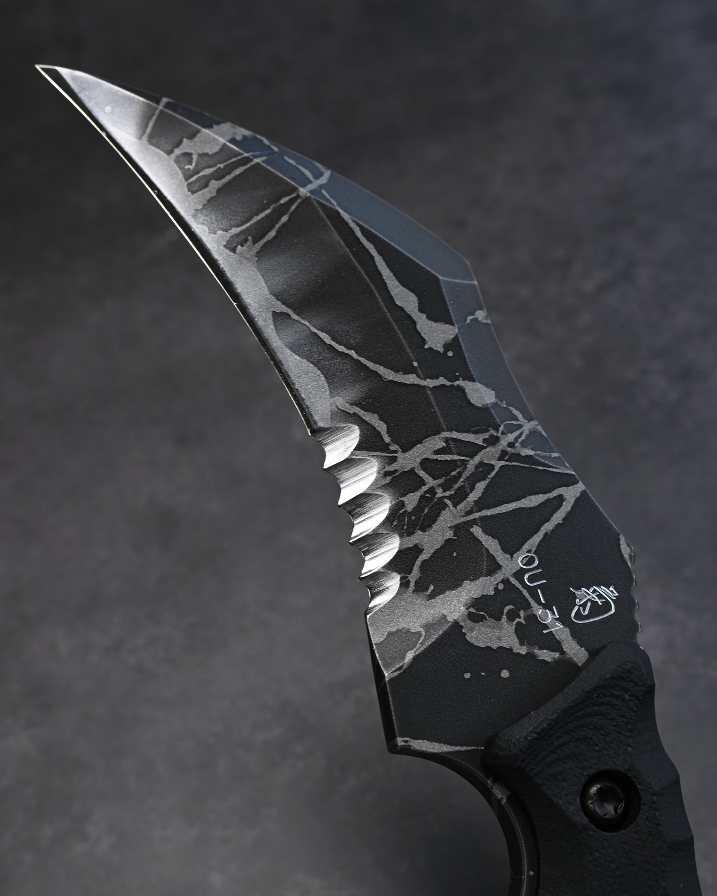 KIKUKNIVES Karambit Hawk Rare Ginza Exhibition Edition – OU-31 Steel, Black G10 Handle, Personally Signed