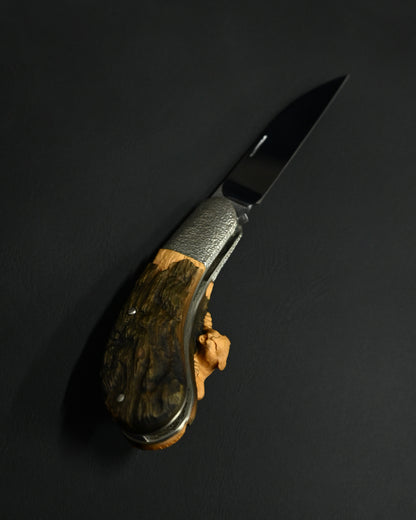 Hidetoshi Nakayama “Cat Knife” — Hand-Carved Folding Art Knife with Climbing Cat Handle