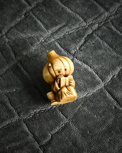 秋実童子 鹿角手彫り根付 Sunizumi Select ワンオフ作品