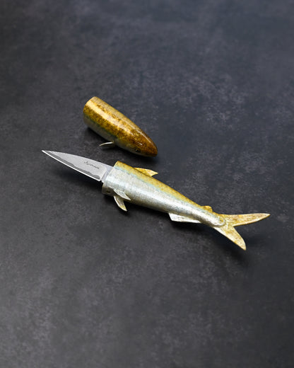 Rare Ginza Exhibition Edition Kurosawa Tsuguo Handmade Damascus Mini Knife "Wakasagi" – Hand-Carved & Hand-Painted Wooden Fish Sheath