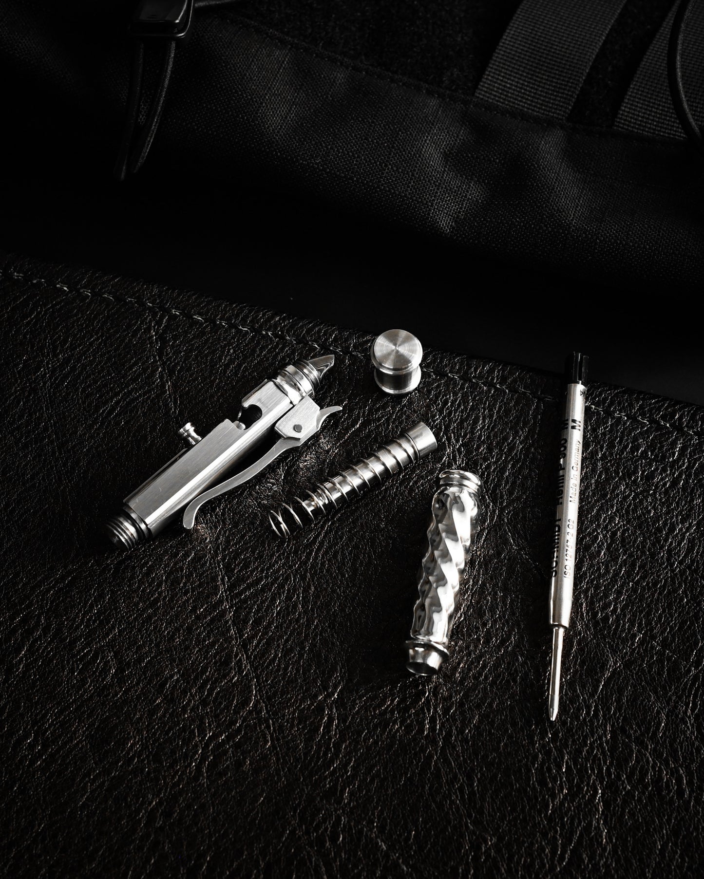 Hidetoshi Nakayama Custom Tactical Pen  Twist Pattern Body ＋Damascus Blade Head