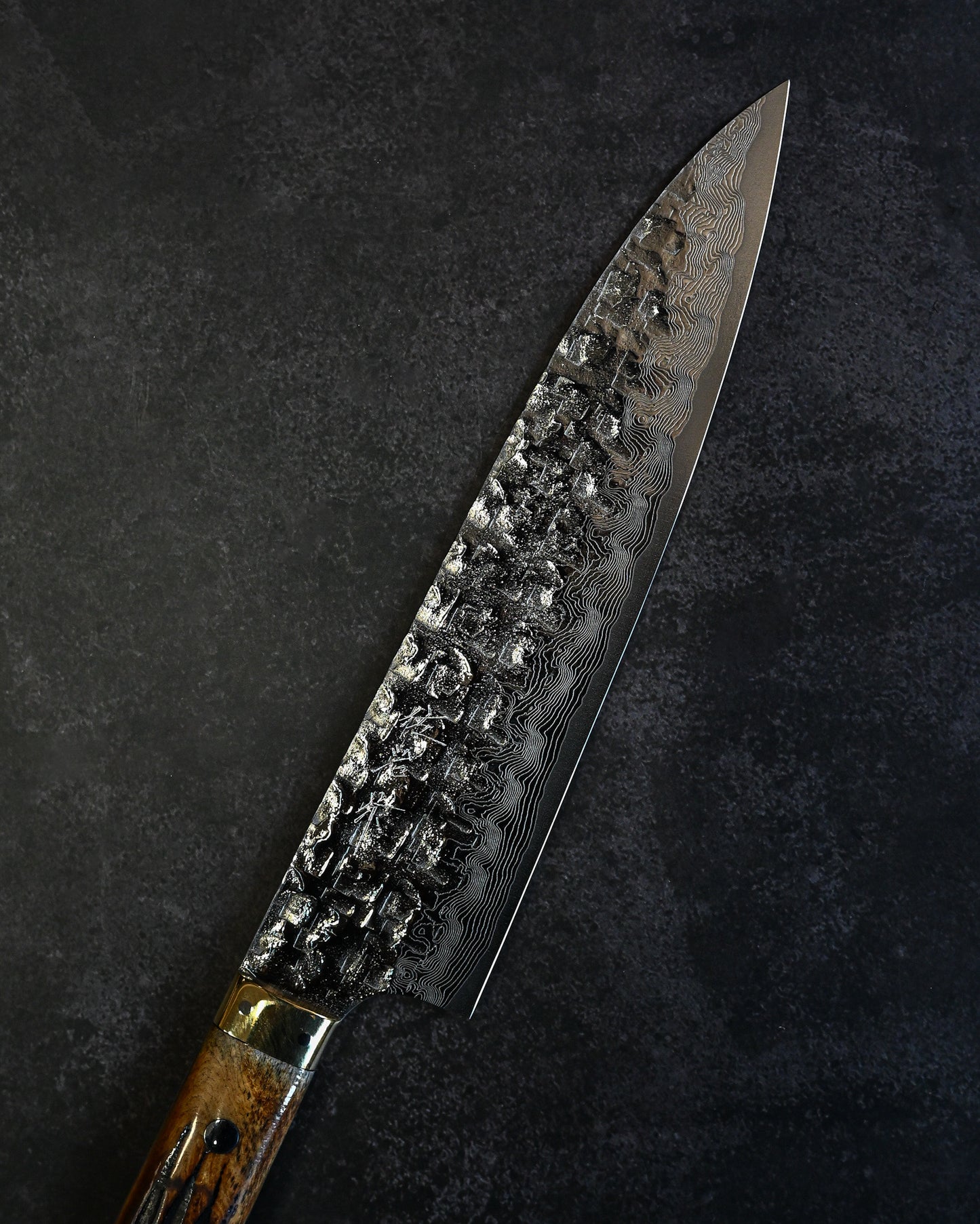 Takeshi Saji VG10 Cross-Hammered Damascus Gyuto 210mm – Diamond Finish – Yellow Deer Antler Handle – Handmade Japanese Chef Knife