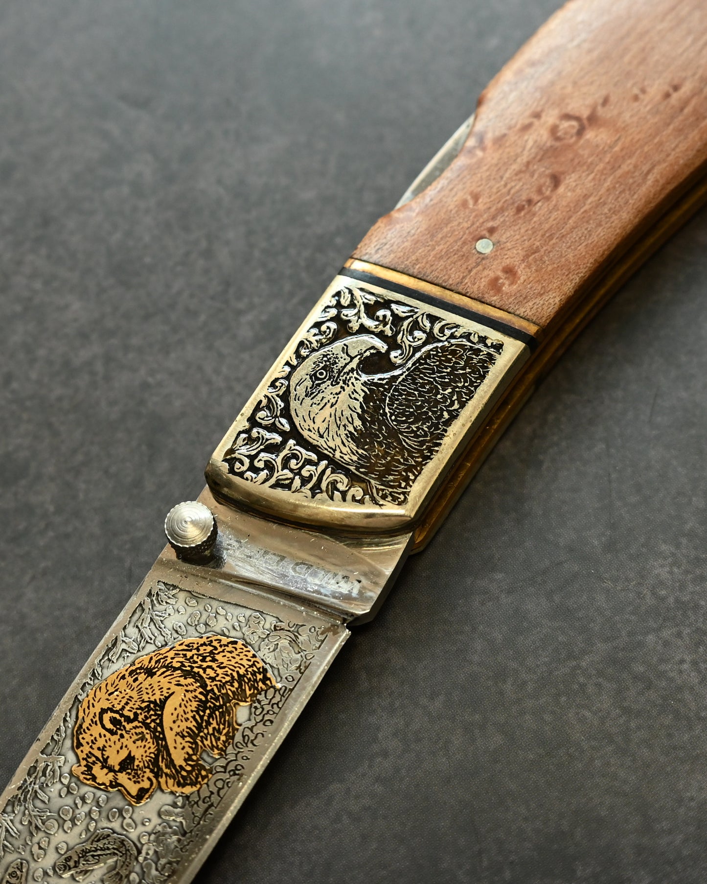 Katsuhiko Miura Handmade Folding Knife – Animal Engraving Series