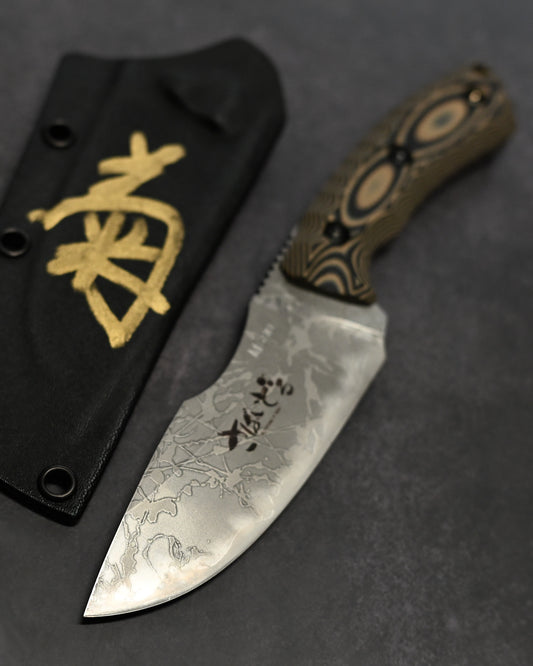Rare Collaboration Kikuknives Survival × Idol Sabaidoru Custom Camping Knife