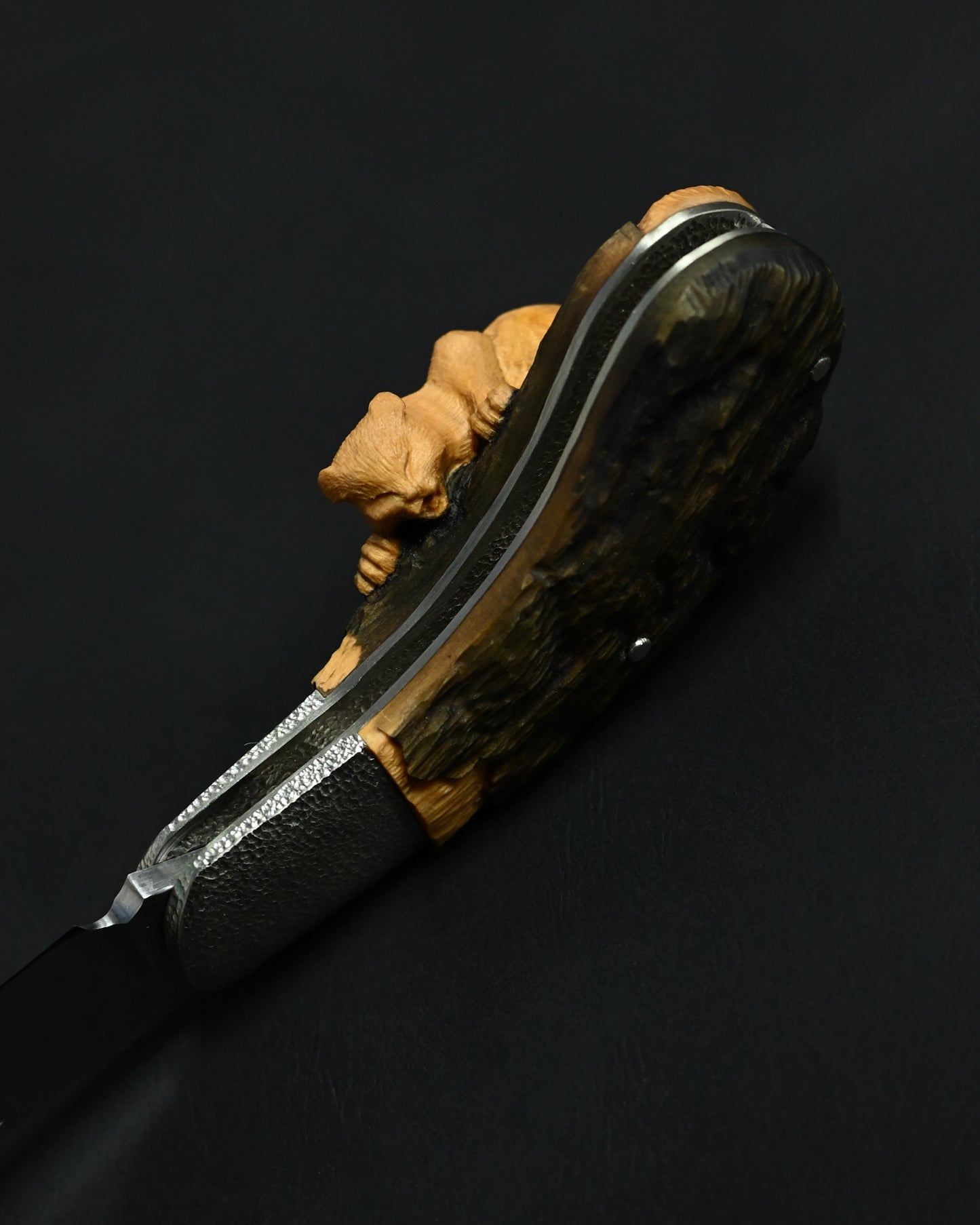 Hidetoshi Nakayama “Cat Knife” — Hand-Carved Folding Art Knife with Climbing Cat Handle