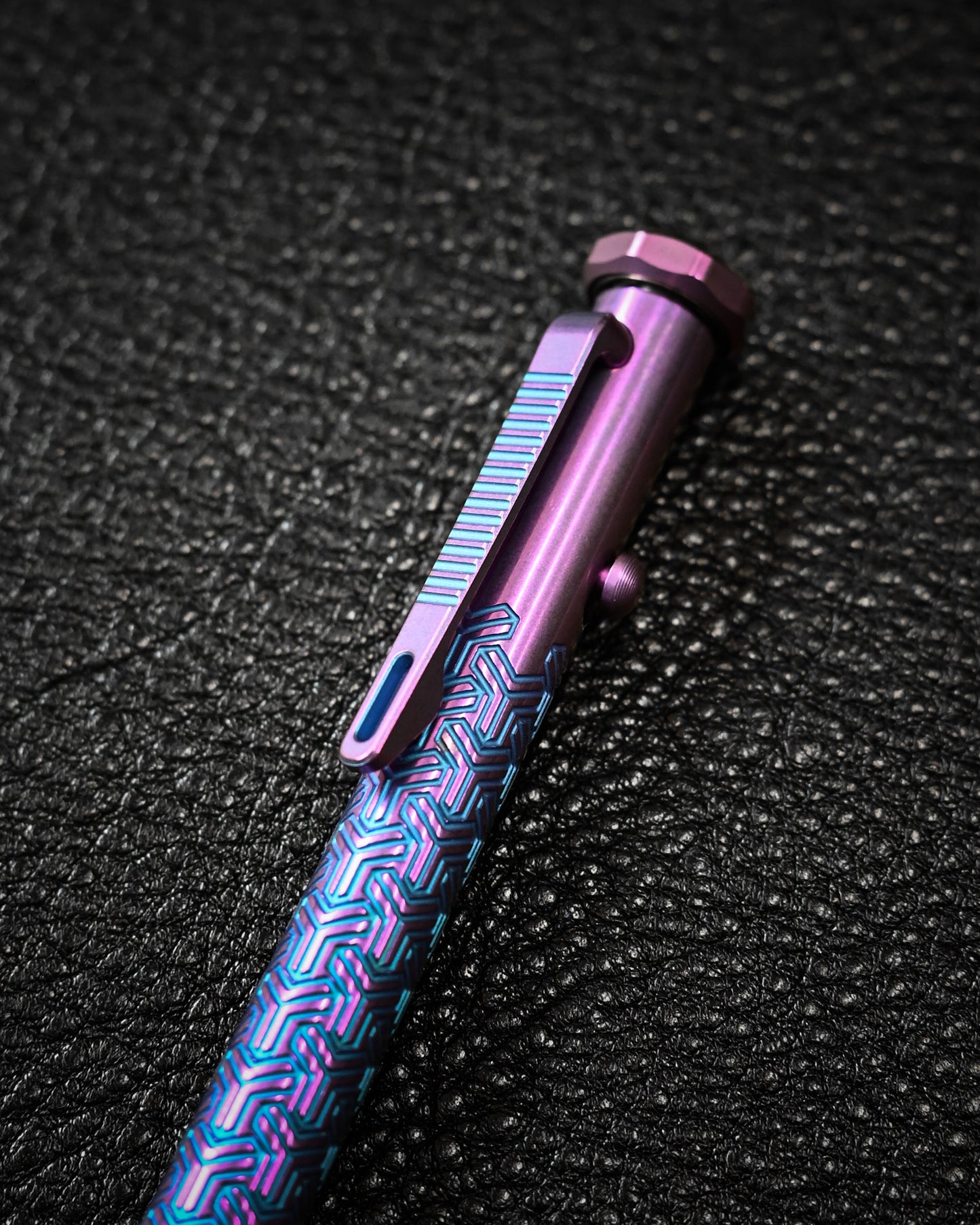 TACRAY Titanium Bolt Action Pen sunizumi Interlock pattern