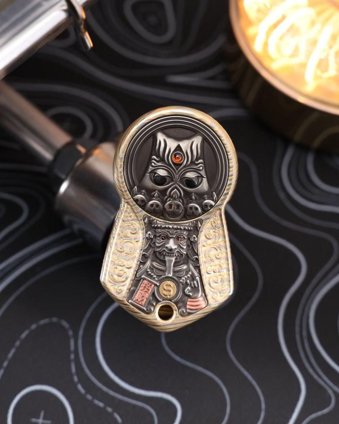 Mokume-gane Body × Zakiram Fortune Goddess — “Seal of Demon” Limited Edition (24 pcs)｜Multi-Metal Magnetic Plates｜Vajra Brass Spinner｜Push-Coin Action