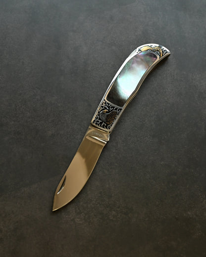 Katsuhiko Miura Handmade Folding Knife – Mother-of-Pearl Inlay & Engraved Eagle