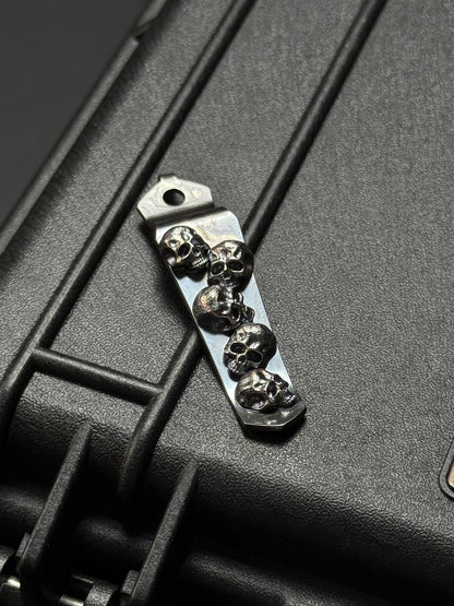 Steel Flame × Starlingear × Strider | Triple Collaboration 5-Skull Clip – Stainless Steel with 925 Silver Warrior Skulls