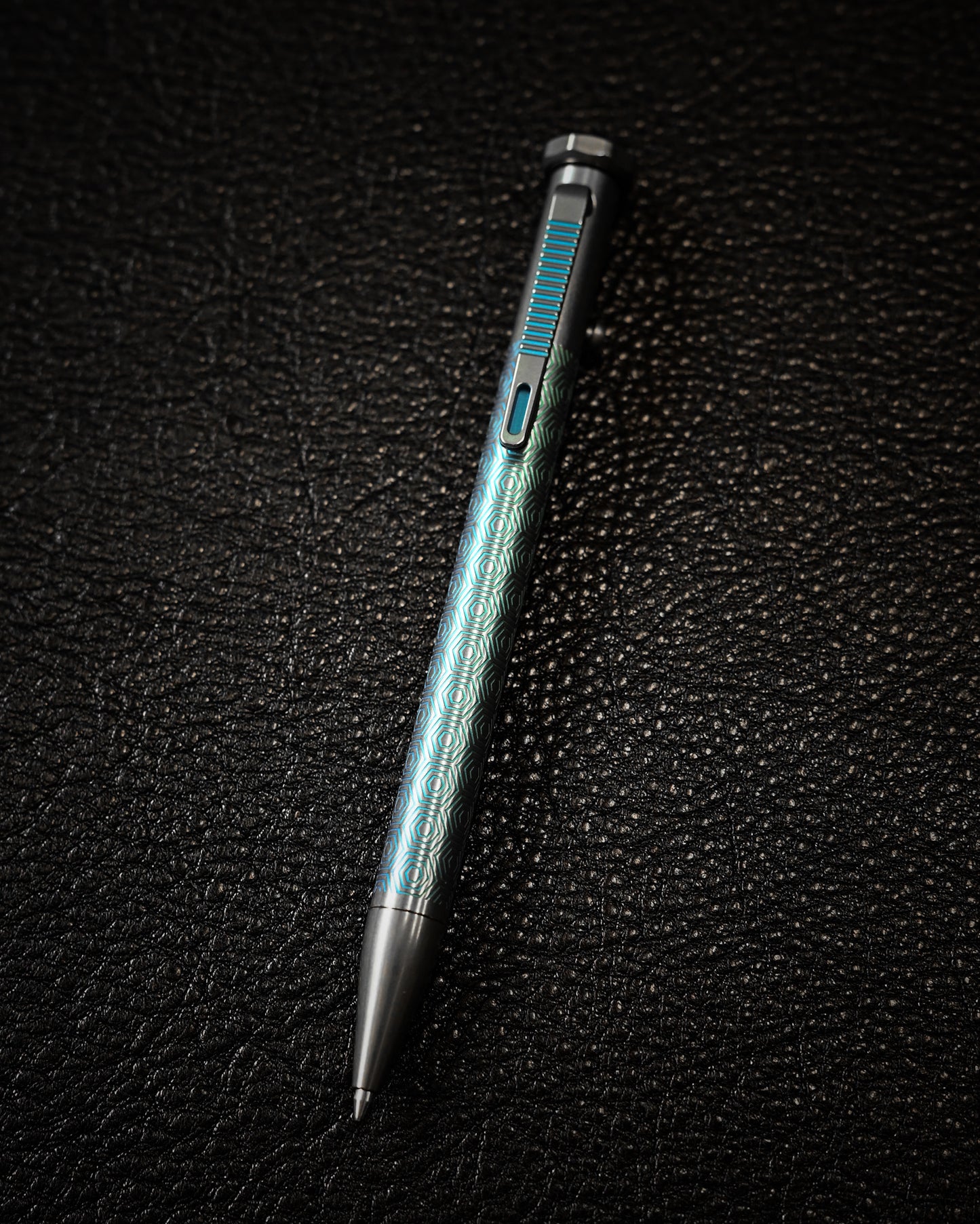 TACRAY Titanium Bolt Action Pen   Honeycomb Pattern
