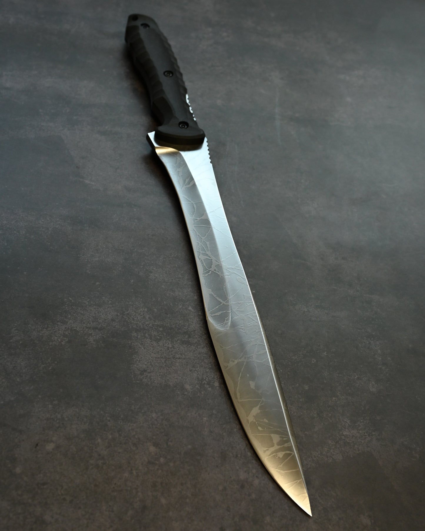 松田菊男 Kiku Knives “Silver Dragon（シルバードラゴン）”｜OU-31 工具鋼 × ブラックG10ハンドル｜超大型タクティカル直刀｜日本製ハンドメイド