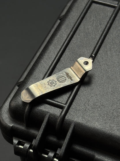 Steel Flame × Starlingear × Strider | Triple Collaboration 5-Skull Clip – Stainless Steel with 925 Silver Warrior Skulls
