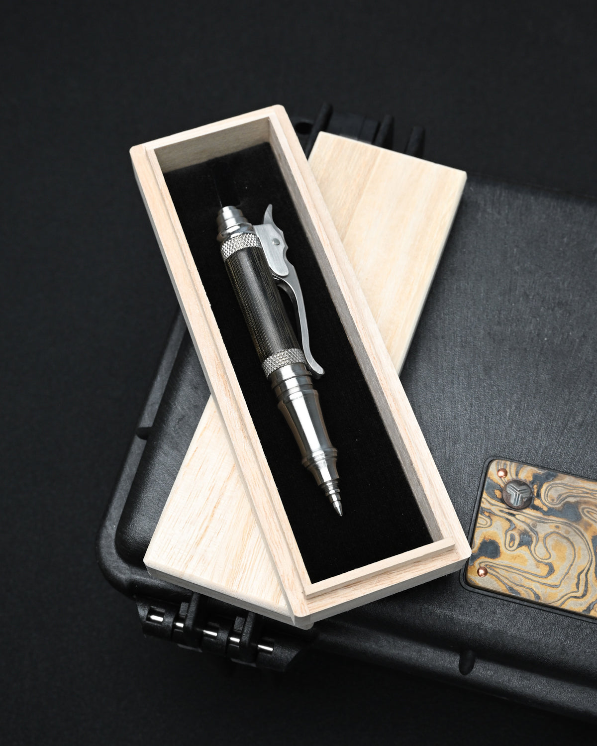 Hidetoshi Nakayama custom Japanese EDC ballpoint pen featuring a SUS303 stainless steel body, green Micarta center section and German SCHMIDT P900 refill