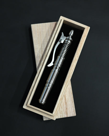 Hidetoshi Nakayama “Bolt-Action Tactical Knife” — A Fusion of Pen Mechanics and Blade Precision