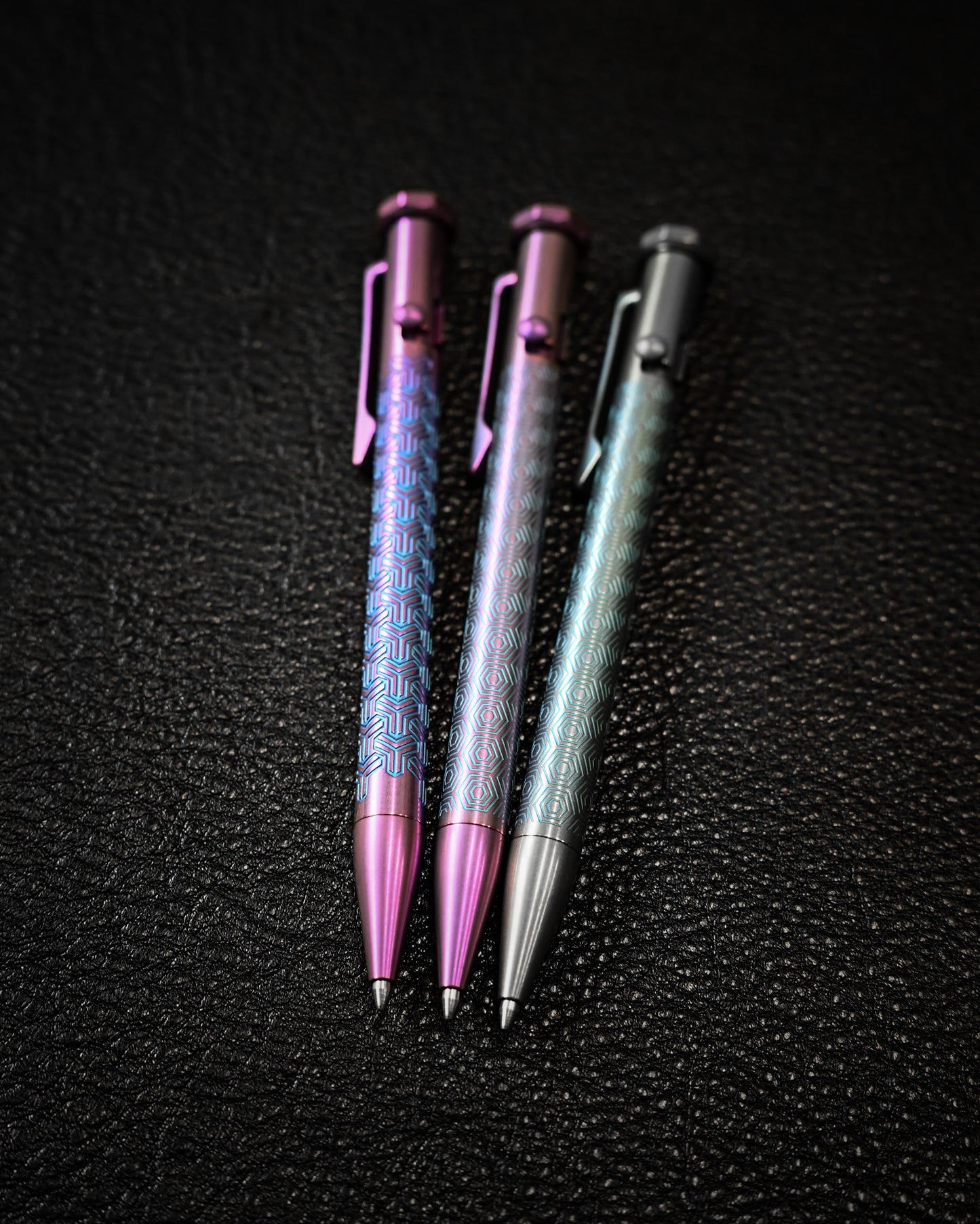 TACRAY Titanium Bolt Action Pen   Honeycomb Pattern