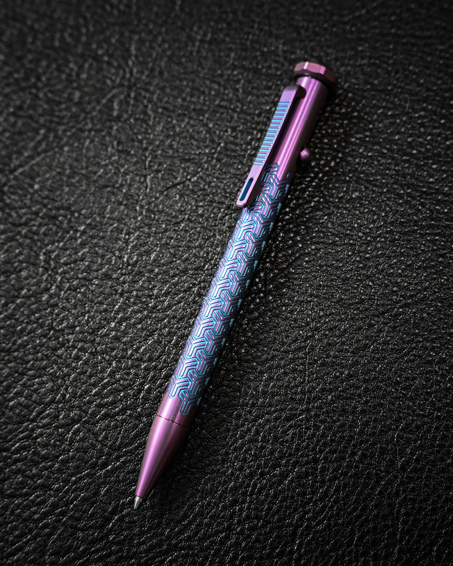 TACRAY Titanium Bolt Action Pen sunizumi Interlock pattern