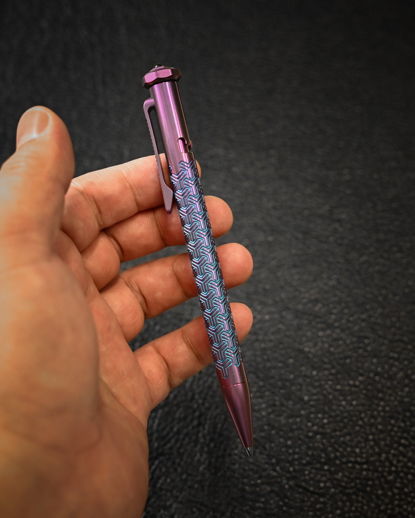 TACRAY Titanium Bolt Action Pen sunizumi Interlock pattern