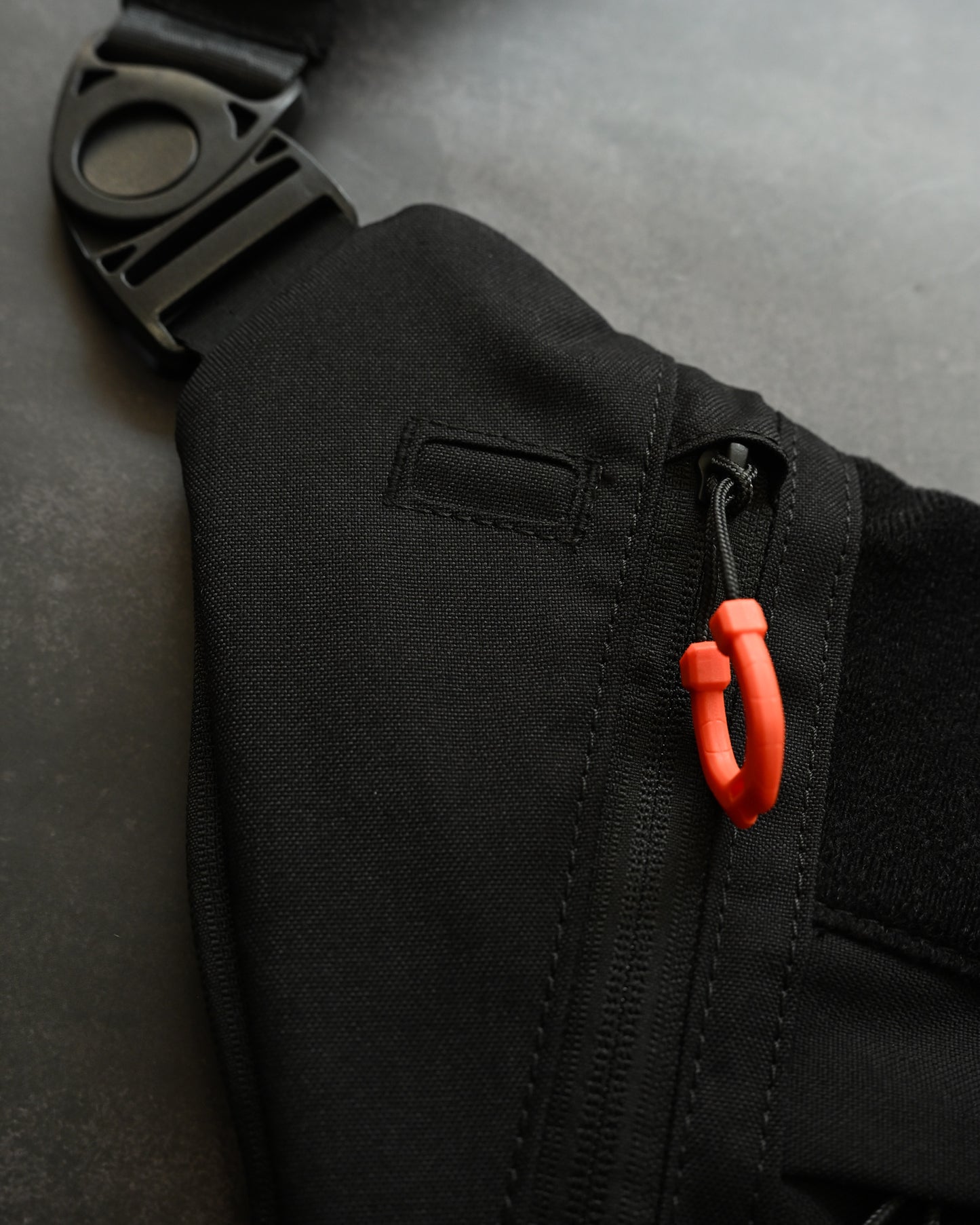 TacticalGeek Cache L1 Concealed Carry Shoulder Bag