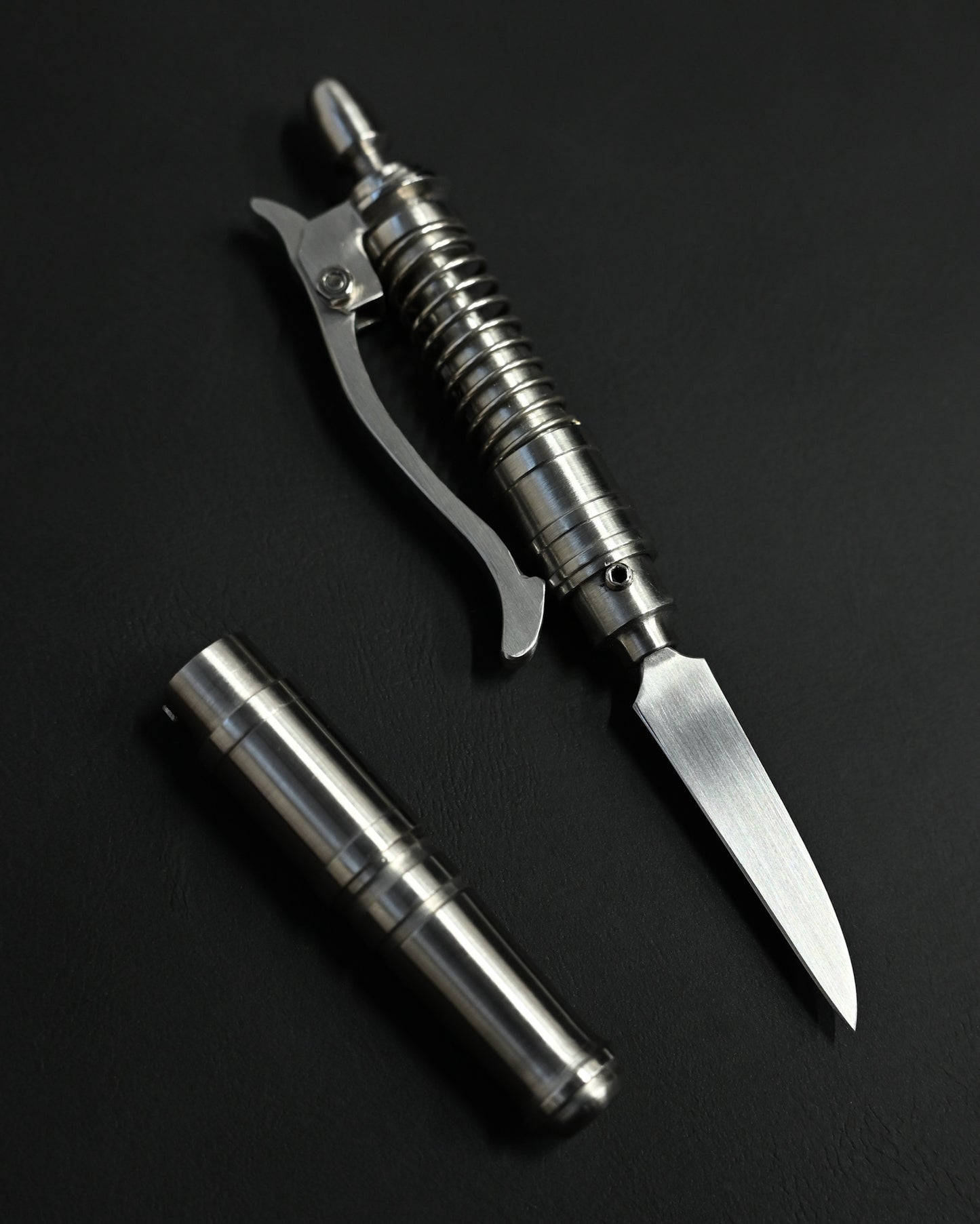 Hidetoshi Nakayama “Bolt-Action Tactical Knife” — A Fusion of Pen Mechanics and Blade Precision