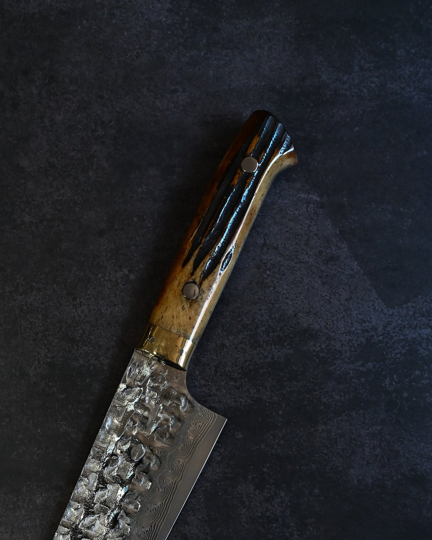 Takeshi Saji VG10 Cross-Hammered Damascus Gyuto 210mm – Diamond Finish – Yellow Deer Antler Handle – Handmade Japanese Chef Knife