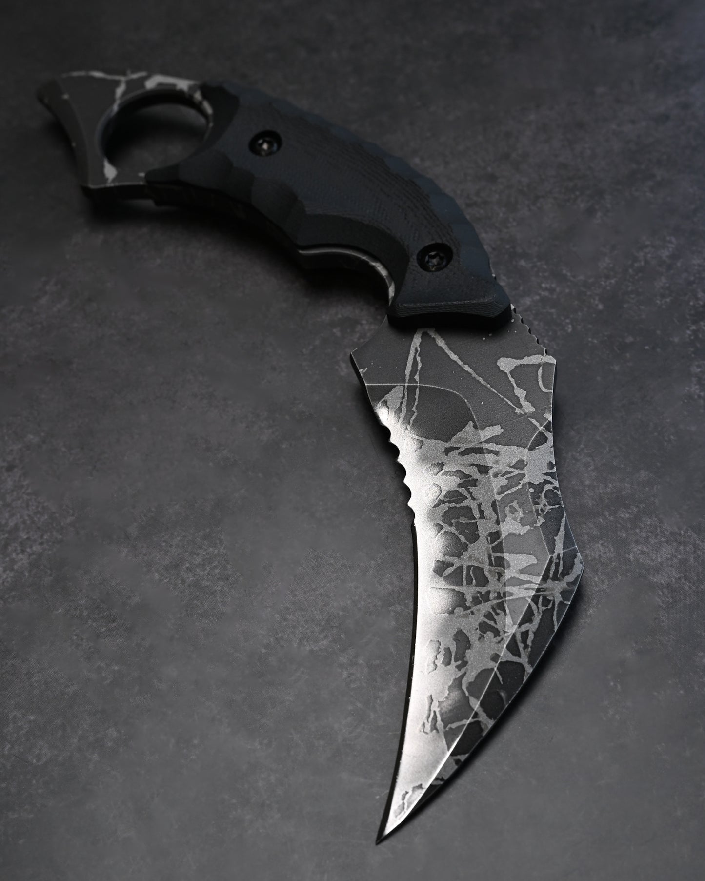 KIKUKNIVES Karambit Hawk Rare Ginza Exhibition Edition – OU-31 Steel, Black G10 Handle, Personally Signed