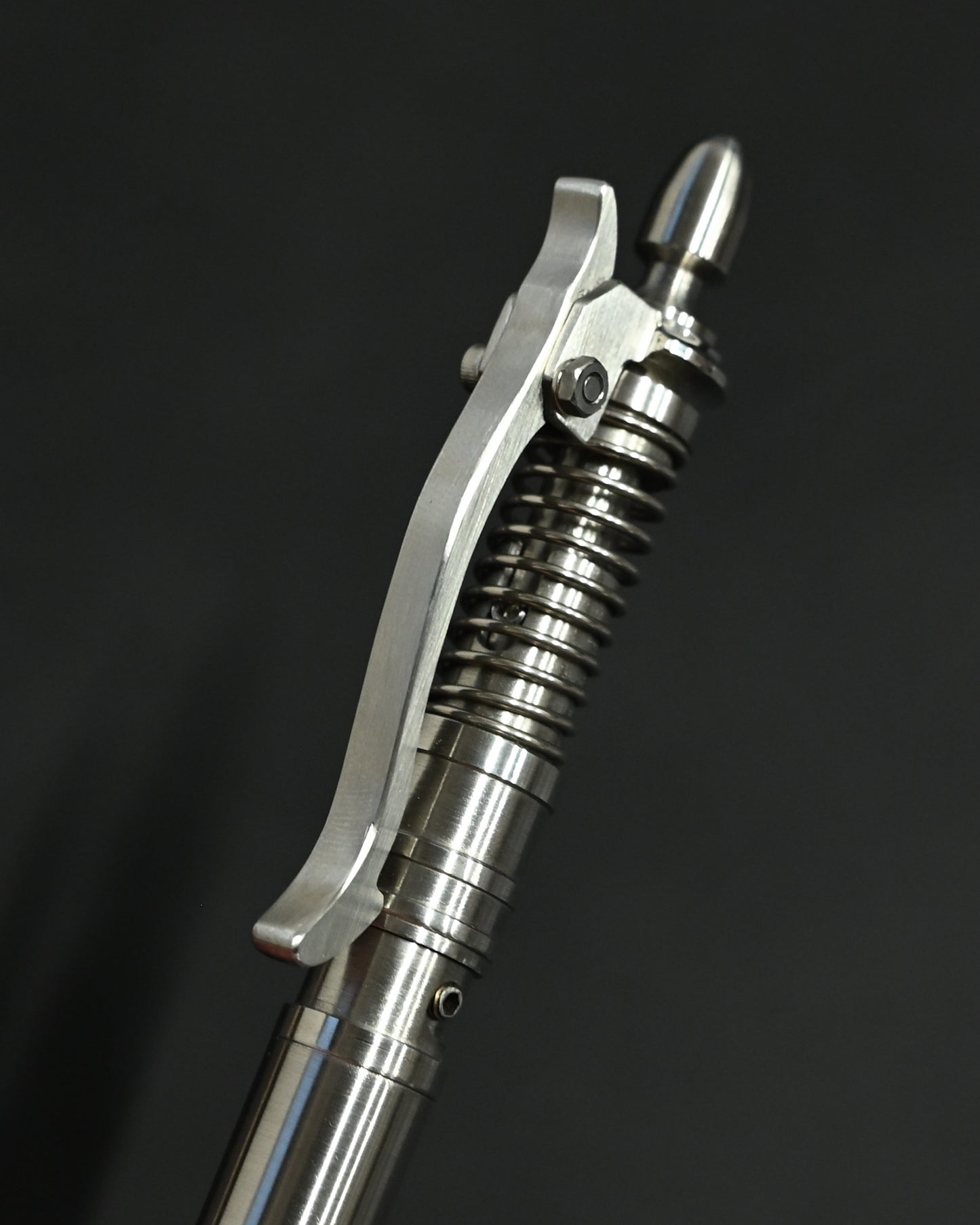 Hidetoshi Nakayama “Bolt-Action Tactical Knife” — A Fusion of Pen Mechanics and Blade Precision