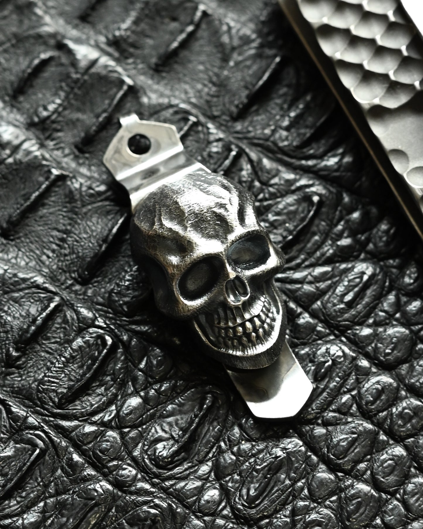 Steel Flame × Starlingear × Strider Triple Collaboration Pocket Clip – Stainless Steel XL / 925 Silver Dark Skull Inlay