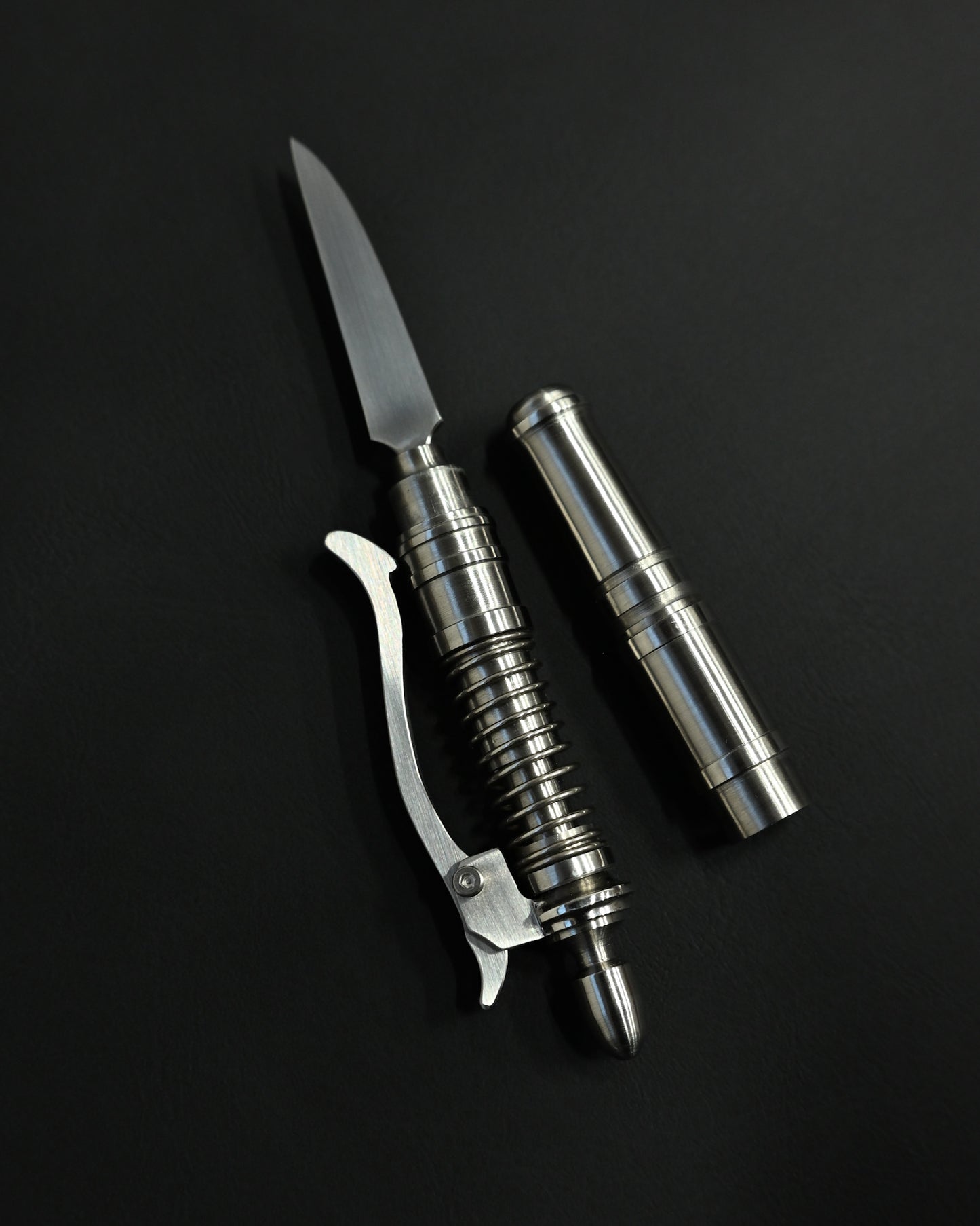 Hidetoshi Nakayama “Bolt-Action Tactical Knife” — A Fusion of Pen Mechanics and Blade Precision