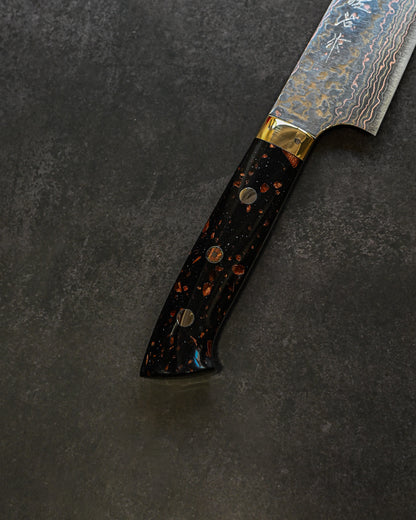 佐治武士 有色ダマスカス 牛刀 210mm ミガキ仕上げ 黒茶コーリアンハンドル 手打ち包丁