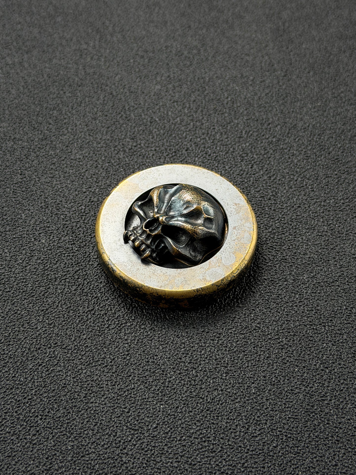 Rare Vintage STEEL FLAME Bronze Warrior Skull EDC Challenge Coin with Handmade Leather Case – Made in USA