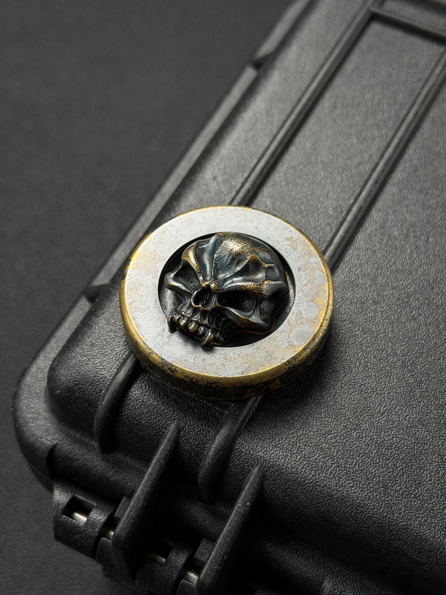 Rare Vintage STEEL FLAME Bronze Warrior Skull EDC Challenge Coin with Handmade Leather Case – Made in USA