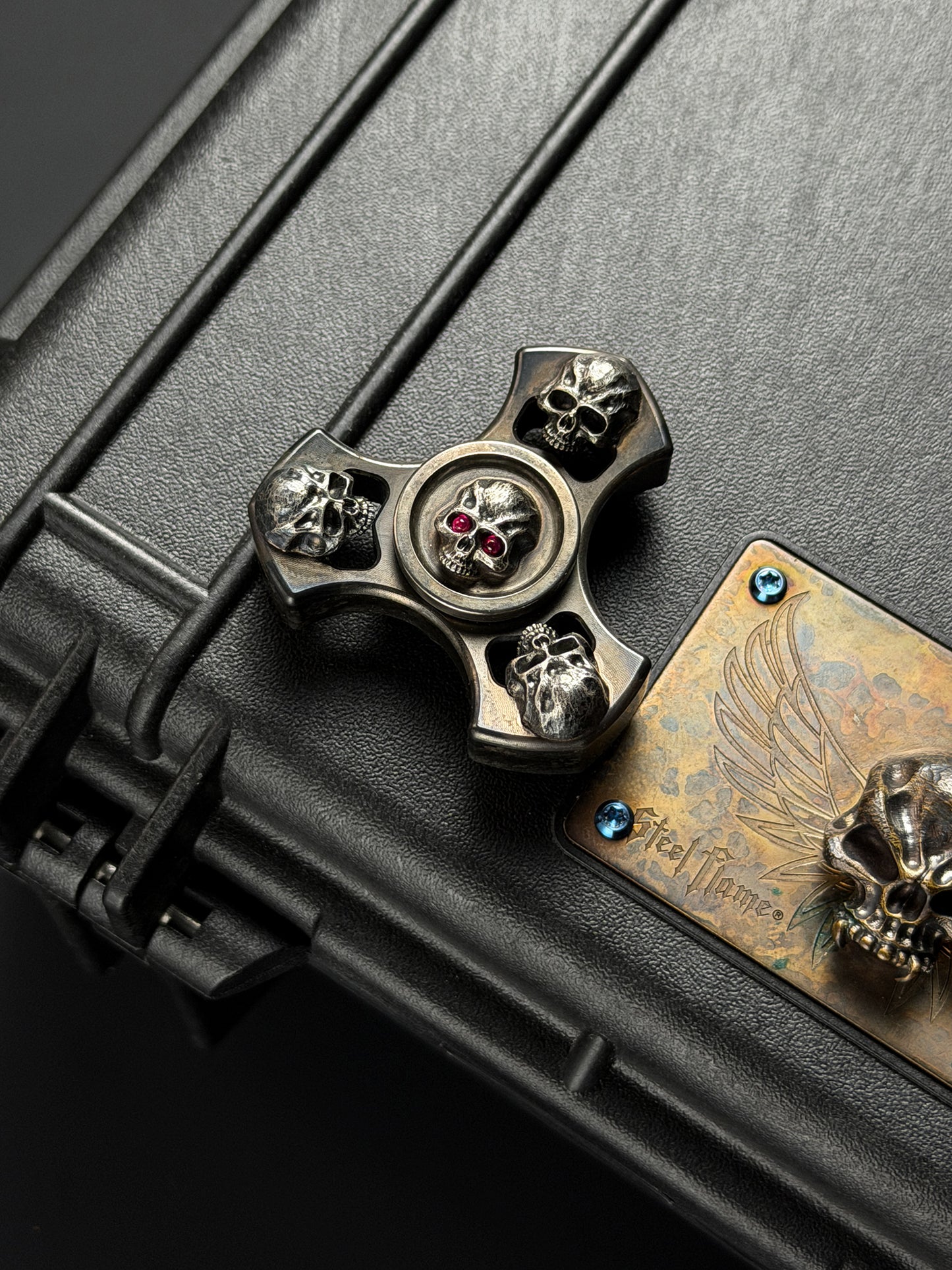 Rare Steel Flame Vintage 3D Silver Warrior POS 4-Skull Fidget Spinner
